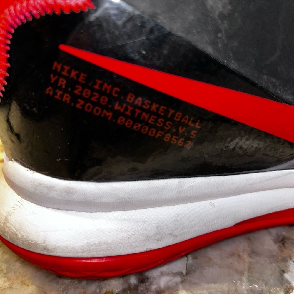 Nike Labron James Witness 5 Black and Red Basketball Shoes - Picture 4 of 7
